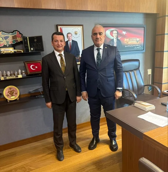 Merkez İlçe Başkanı Mehmet Fatih Olgun’u Adıyaman milletvekili Hüseyin ÖZHAN  makamnda ağırladı.  