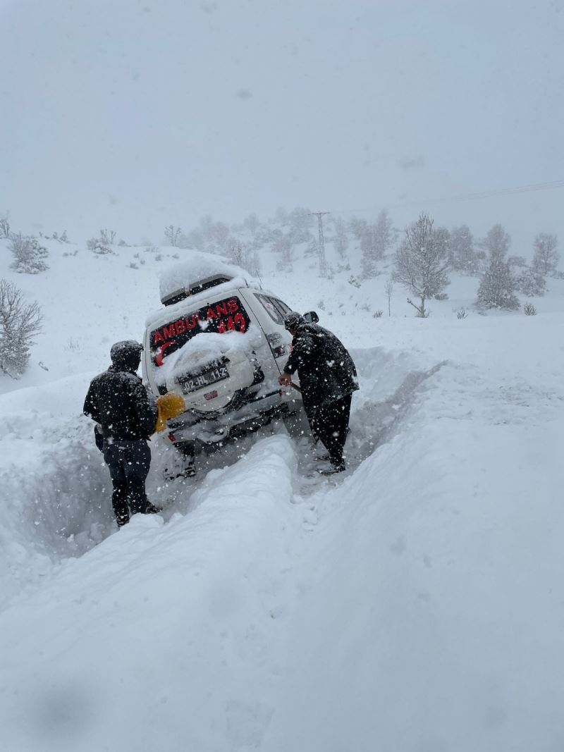 ADIYAMAN’DA KAR PALETLİ AMBULANS HAYAT KURTARDI