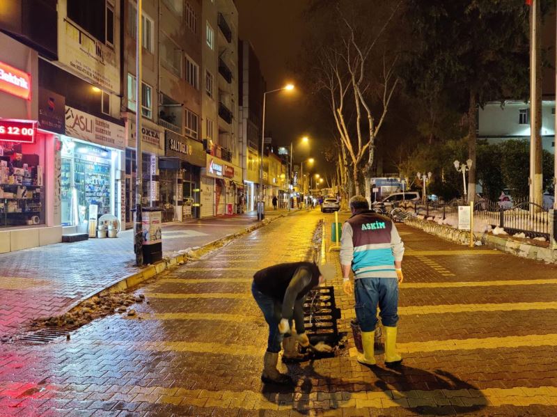 Kuvvetli Yağış Öncesi Mazgallar Temizlendi