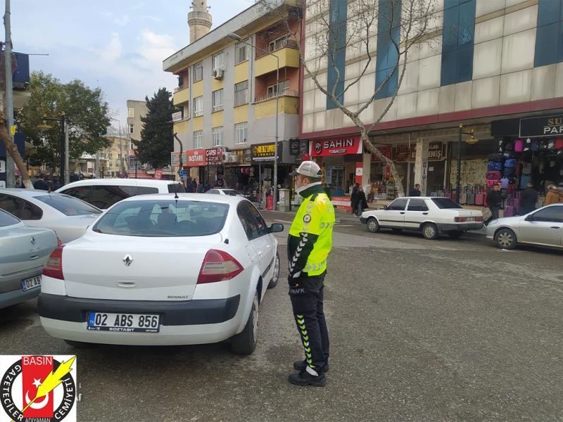 ŞÜPHELİ ŞAHIS POLİSLERİN GÖZÜNDEN KAÇMADI