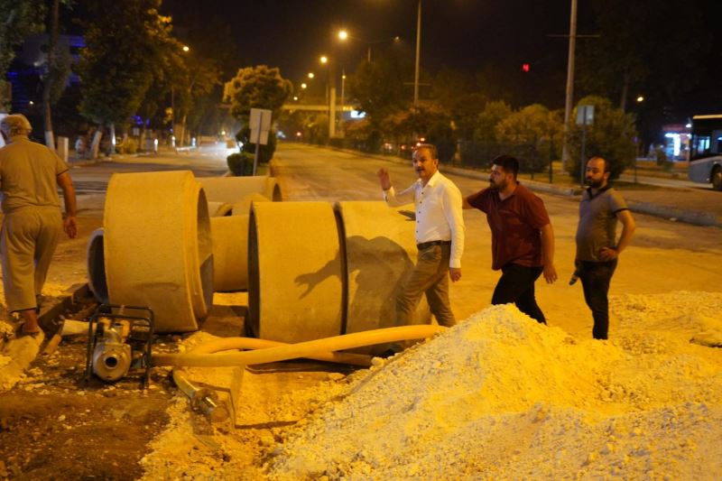 Adıyaman Belediyesi nden Gece Mesaisi