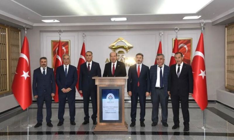 Çeşitli ziyaret ve programlara katılmak üzere ilimize teşrif eden Kuzey Kıbrıs Türk Cumhuriyeti Cumhurbaşkanı Sayın Ersin Tatar ve TBMM Milli Savunma Komisyonu Başkanı ve İlimiz Milletvekili Sayın Ahmet Aydın ve Vali Mahmut Çuhadar ile bi