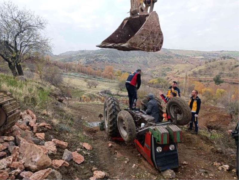 BESNİ’DE TRAKTÖRÜN ALTINDA KALAN ADAM HAYATINI KAYBETTİ